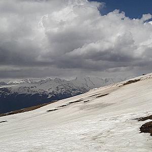 snow-of-peak-kissing